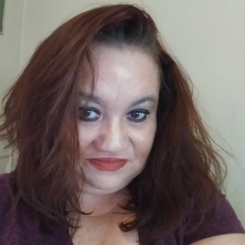 Meet your Posher, Lora